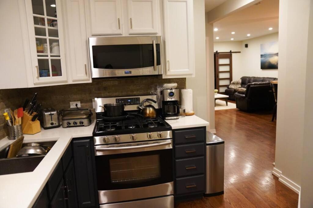 דירות שיקגו Nice And Cozy. Sleeps 5. מראה חיצוני תמונה